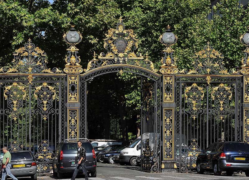 Parc Monceau entrance