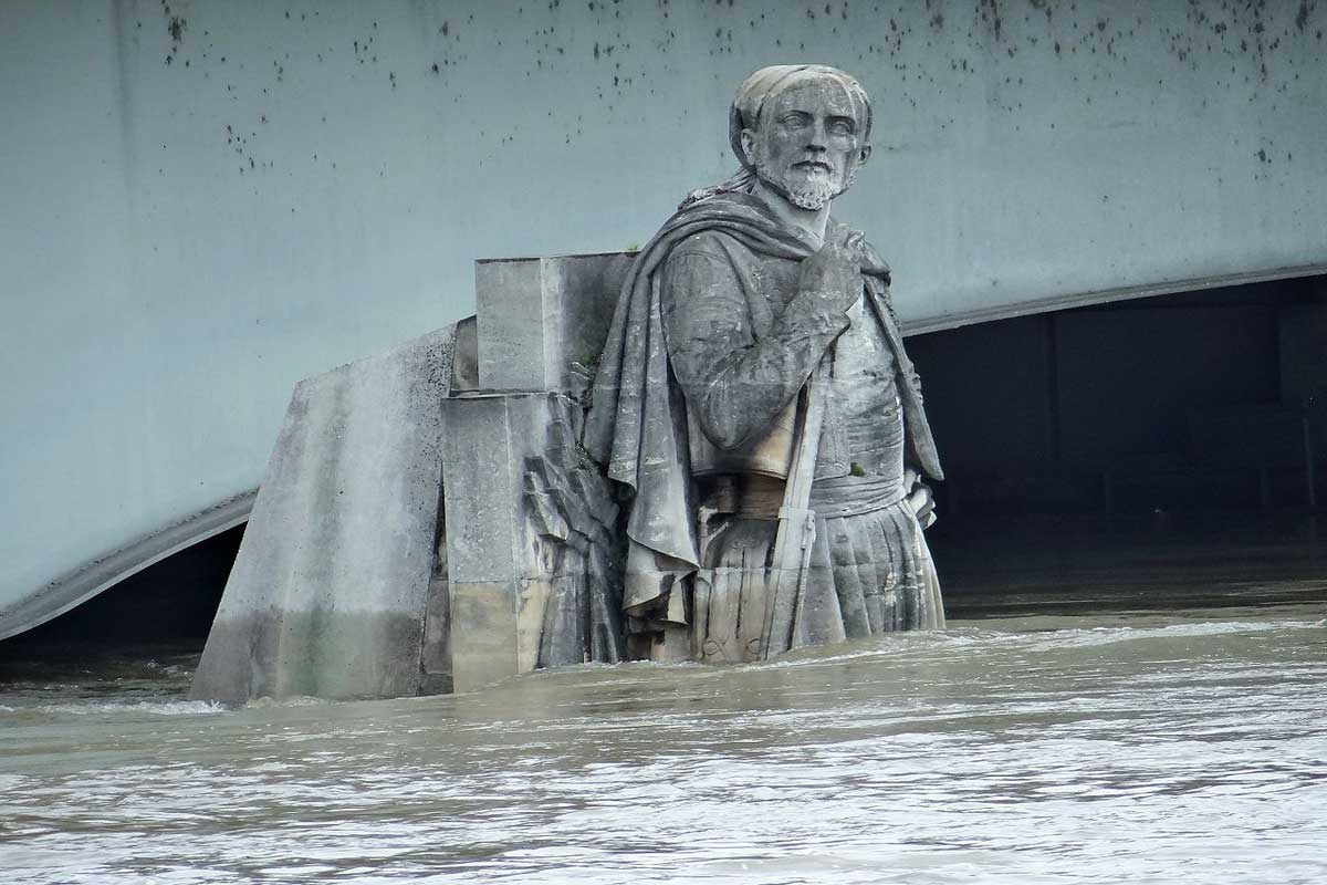 Le Zouave du pont de l’Alma, un personnage bien connu à Paris