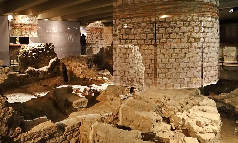 Île de la Cité archaeological crypt