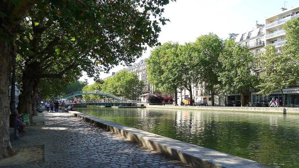 Les bords du canal Saint-Martin à Paris