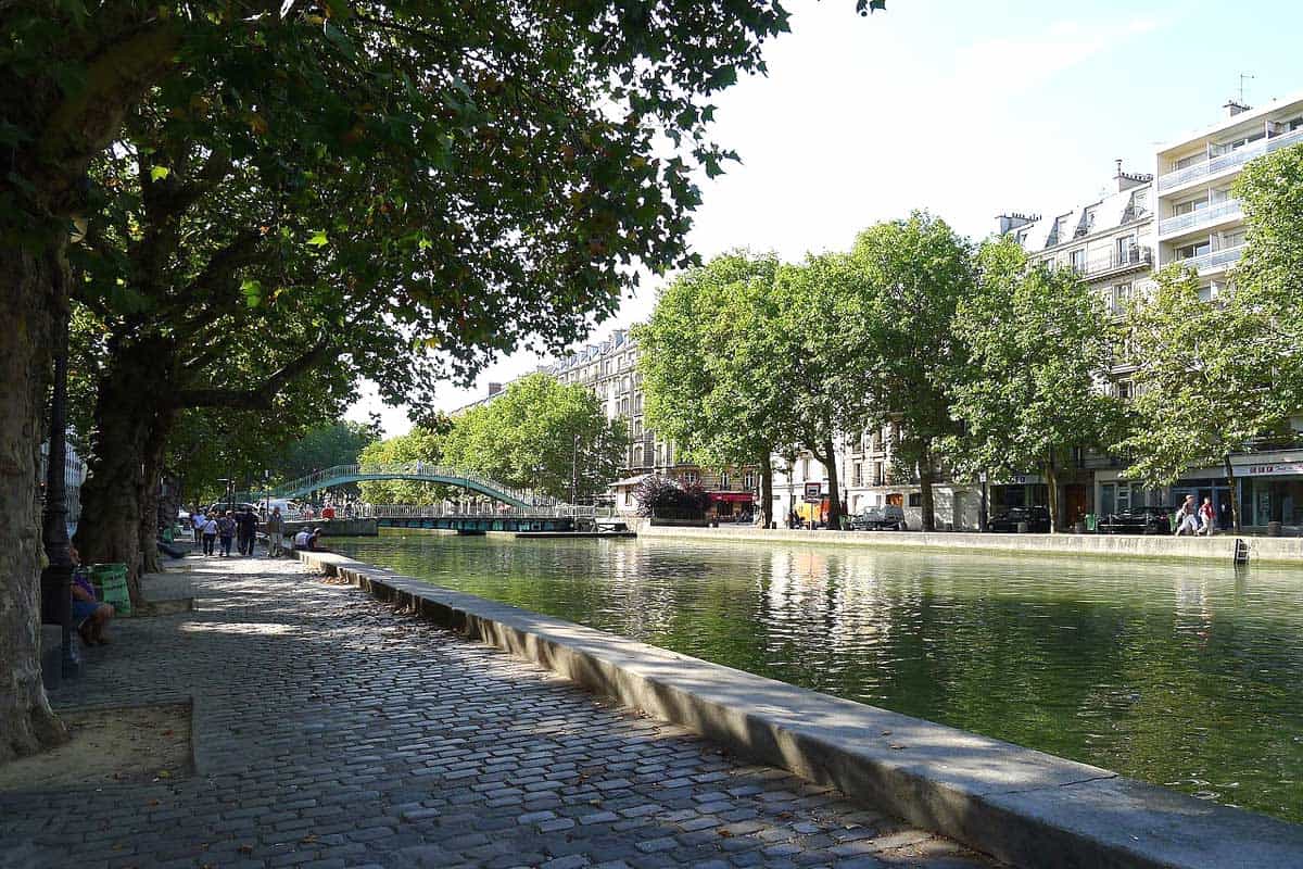 Les bords du canal Saint-Martin à Paris