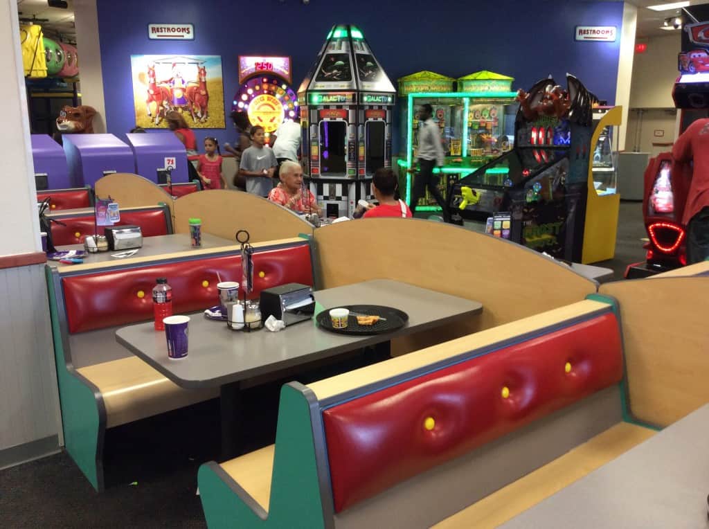 Restauration Chuck E Cheese