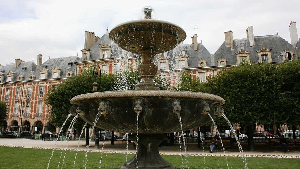 The most beautiful squares in Paris