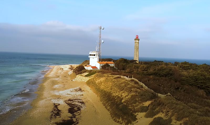 Whale lighthouse, shot 2