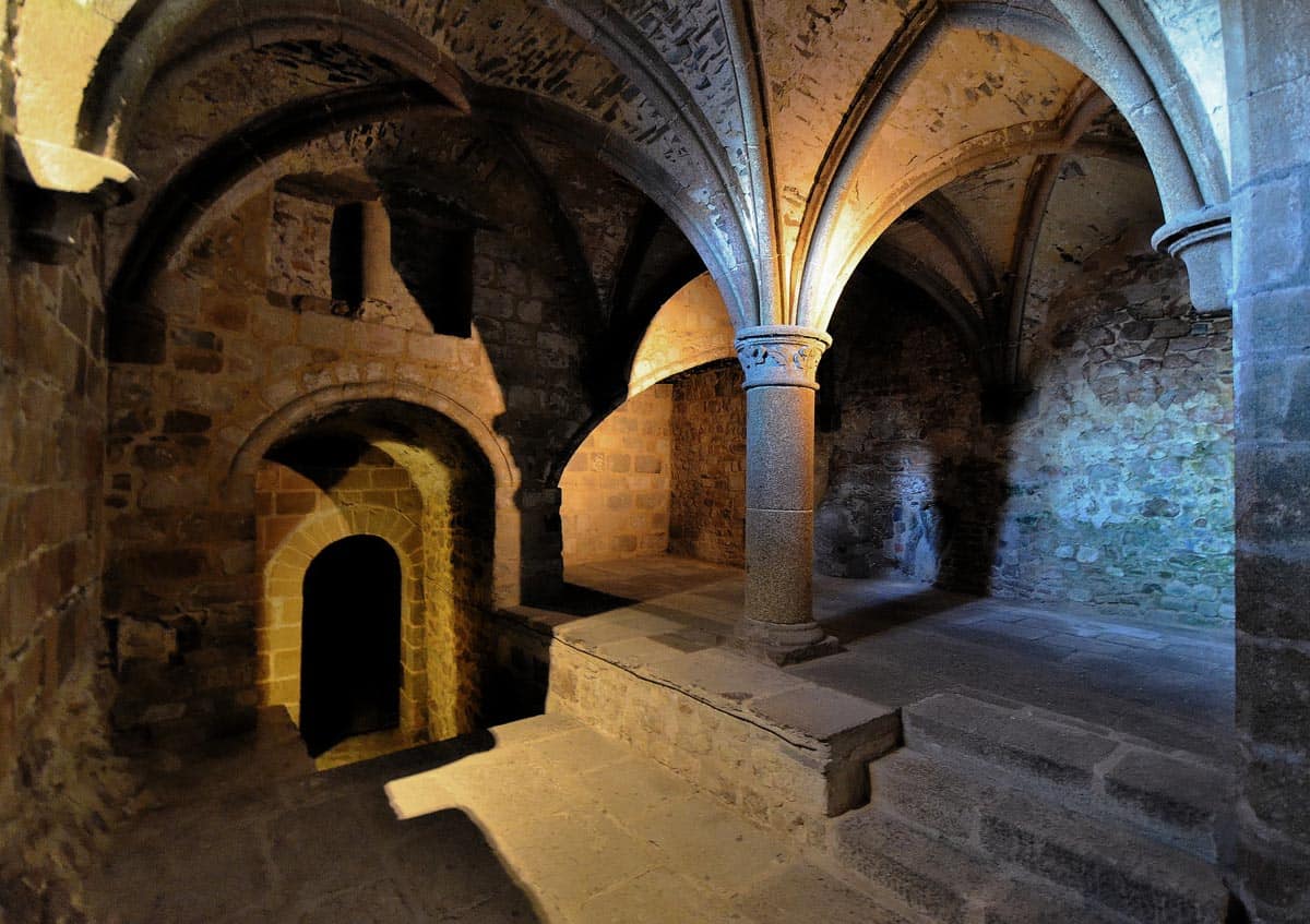 Abbaye du Mont-Saint-Michel (Manche) - Le promenoir des moines - Cachot du diable