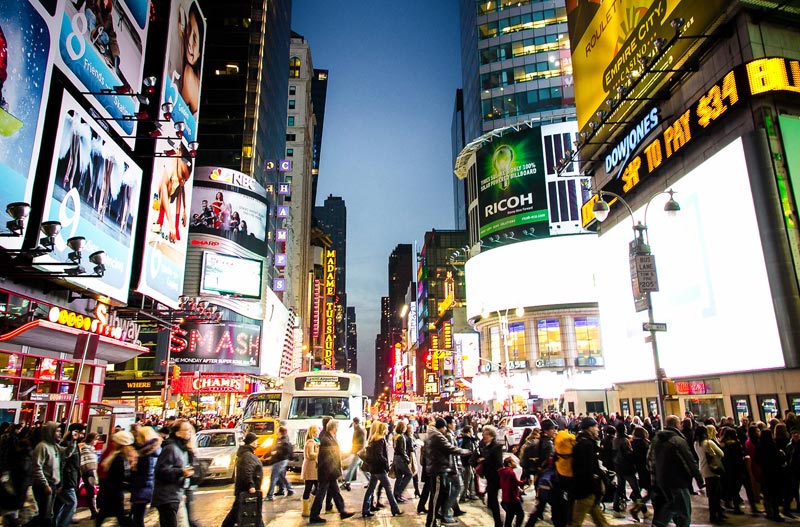 Les rues animées, même de nuit, à Times Square.